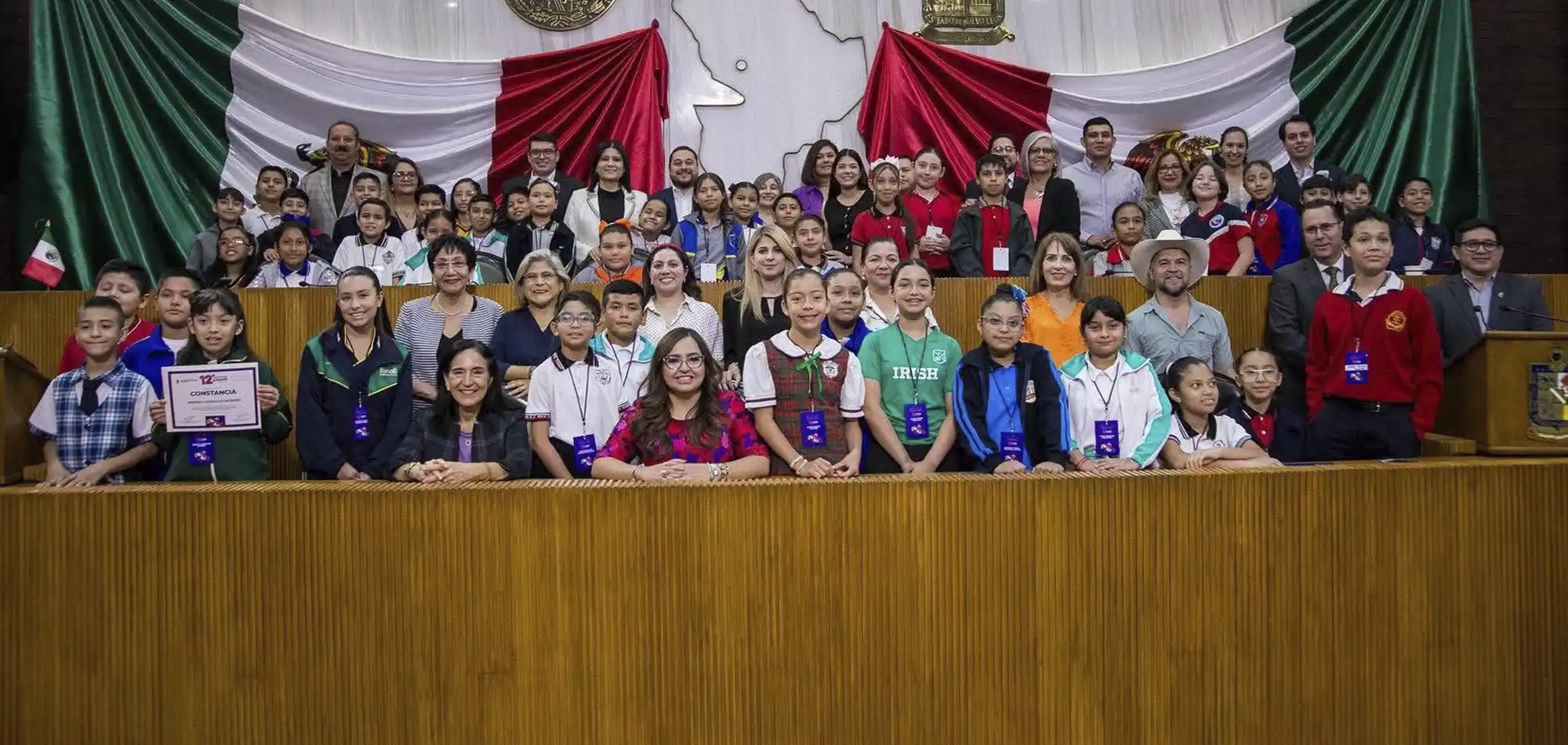 Entrega IEEPCNL constancias a Diputadas y Diputados Infantiles