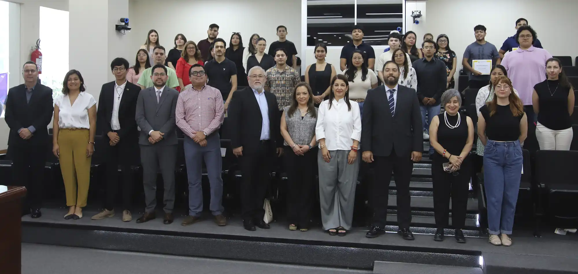 Reconoce IEEPCNL a estudiantes por 44 proyectos sociales