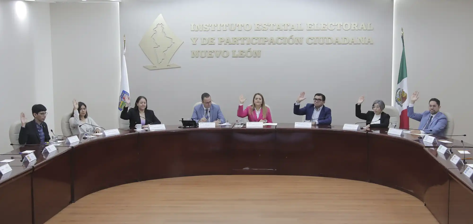 Celebra IEEPCNL sesión ordinaria de julio 