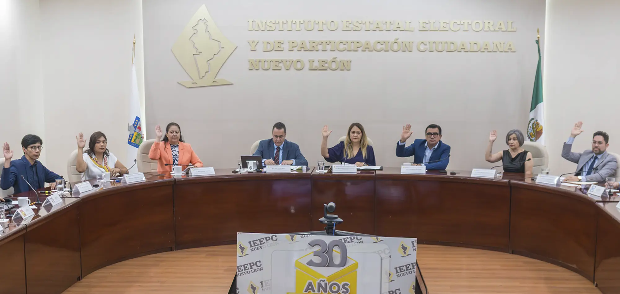 Celebra IEEPCNL sesión ordinaria de abril