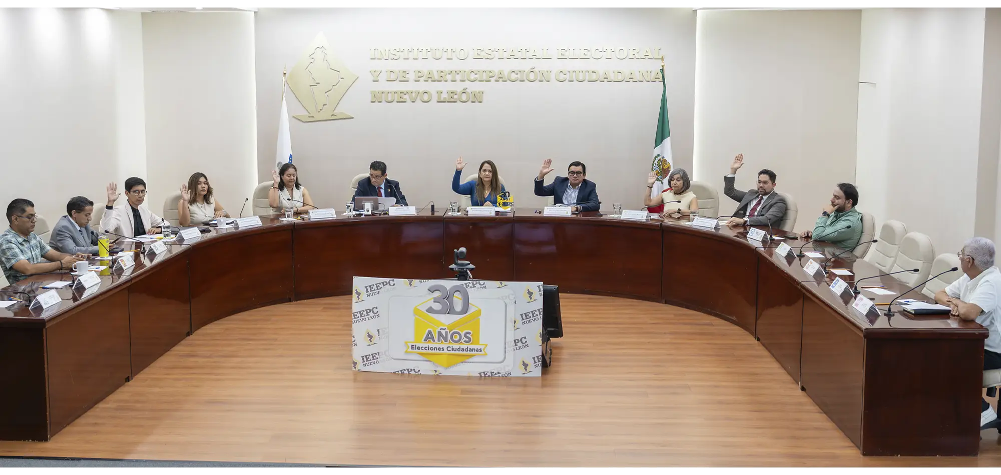 
                            Informa IEEPCNL actividades en sesión ordinaria del mes